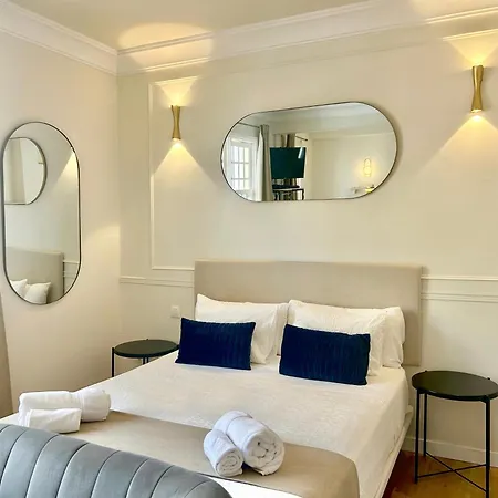 Art Deco Apartment *